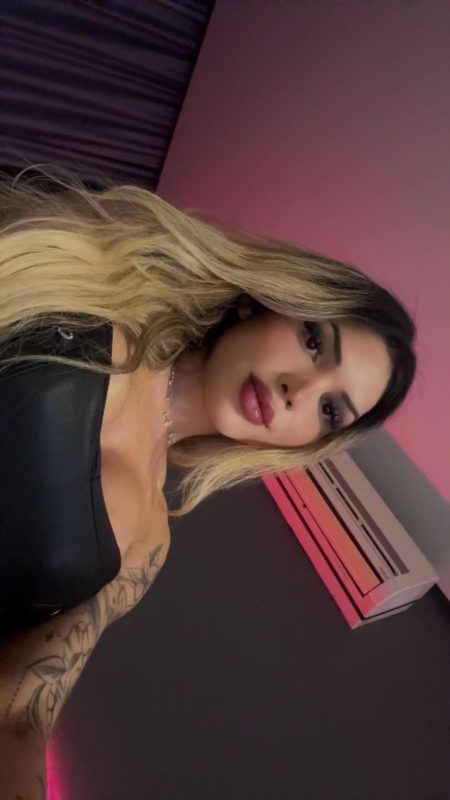 Ana Julia 61
