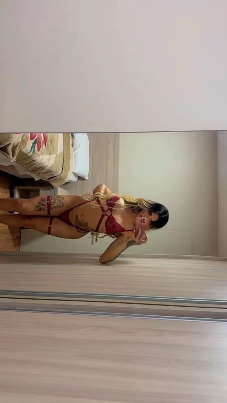 Ana Julia 39