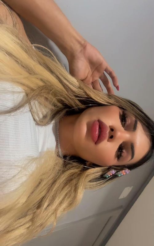 Ana Julia 56