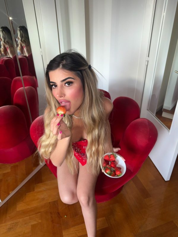 Laysa Oliva 29