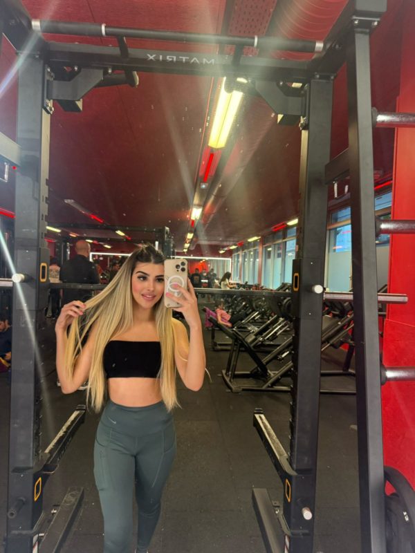 Laysa Oliva 15