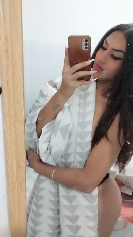 Isis Safira - Sem Local 44