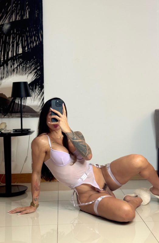 Bianca Andrade 10