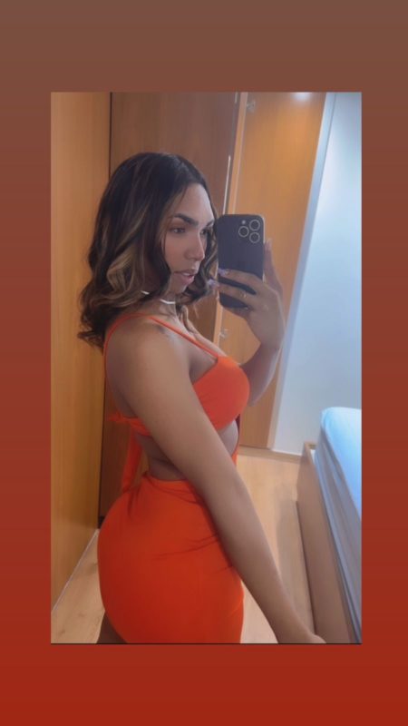 Gabrielle Santos 25