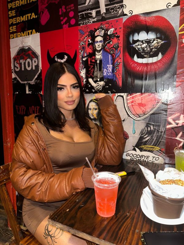 Ana Jennyfer 18