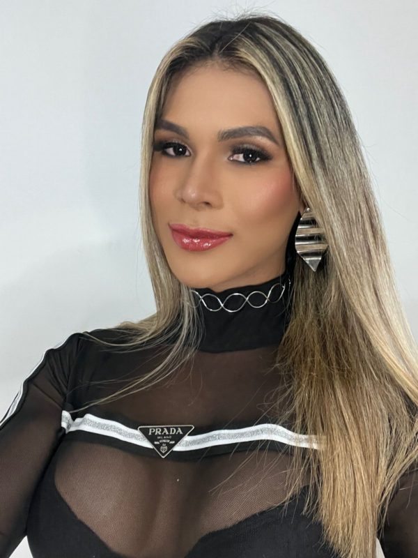 Sabrina Menezes 5