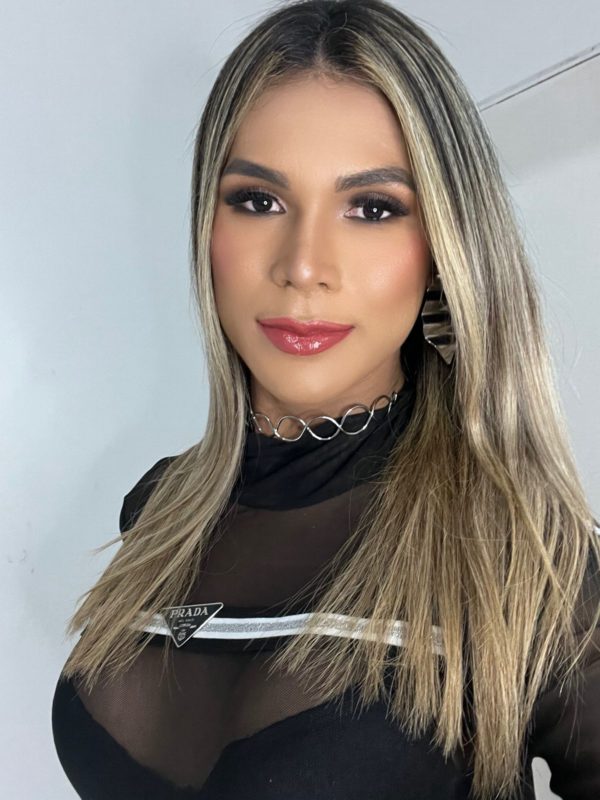 Sabrina Menezes 4