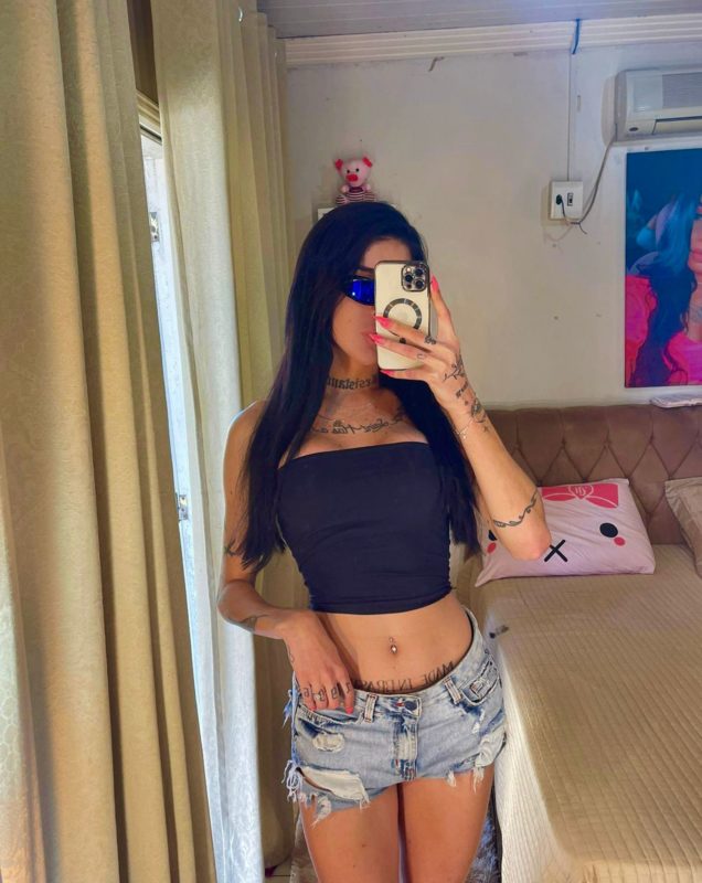 Larissa Ferraz 11