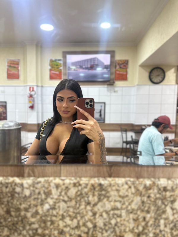 Ana Jennyfer 15