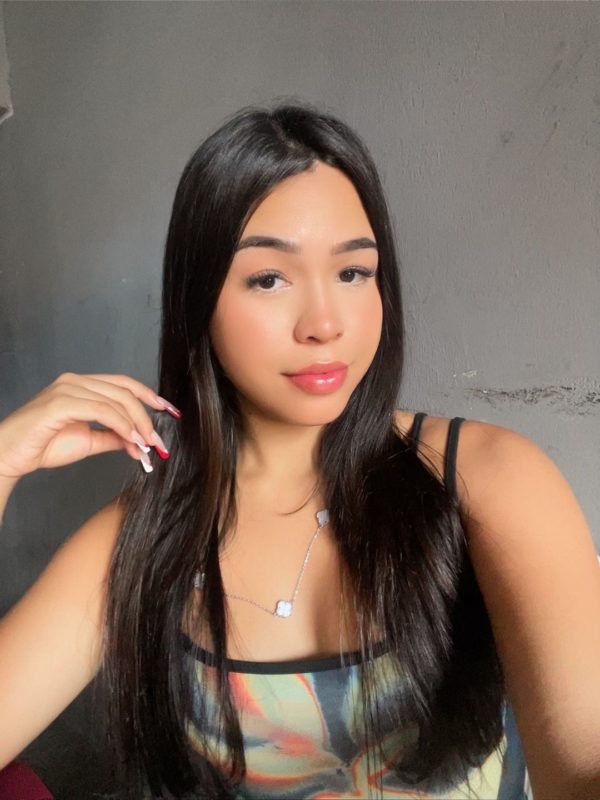 Emily Oliveira 5