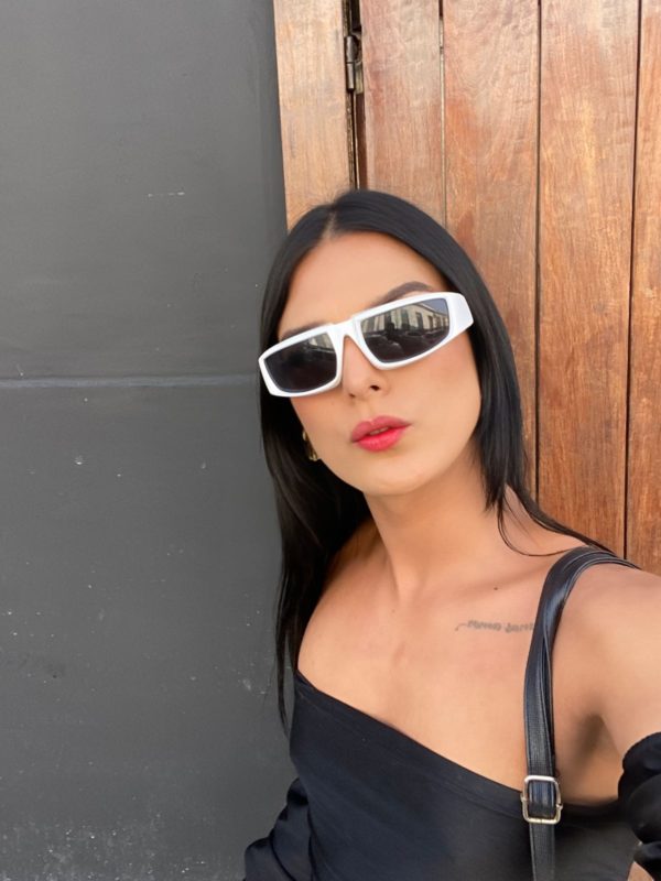 Lara M 18