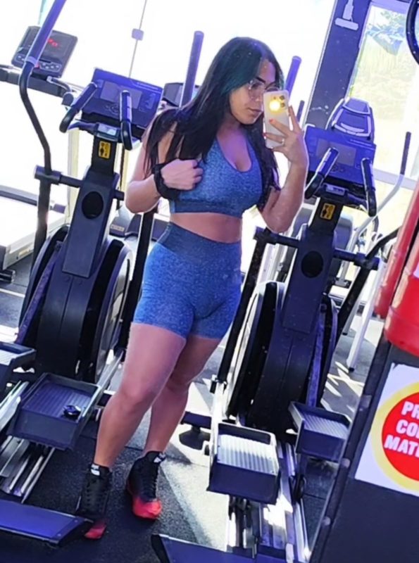 Jully Brandão 16