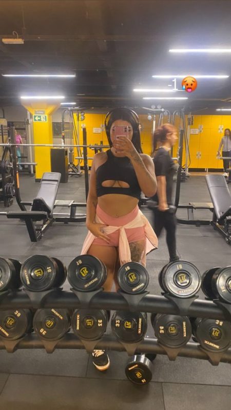 Nicole Barros 38