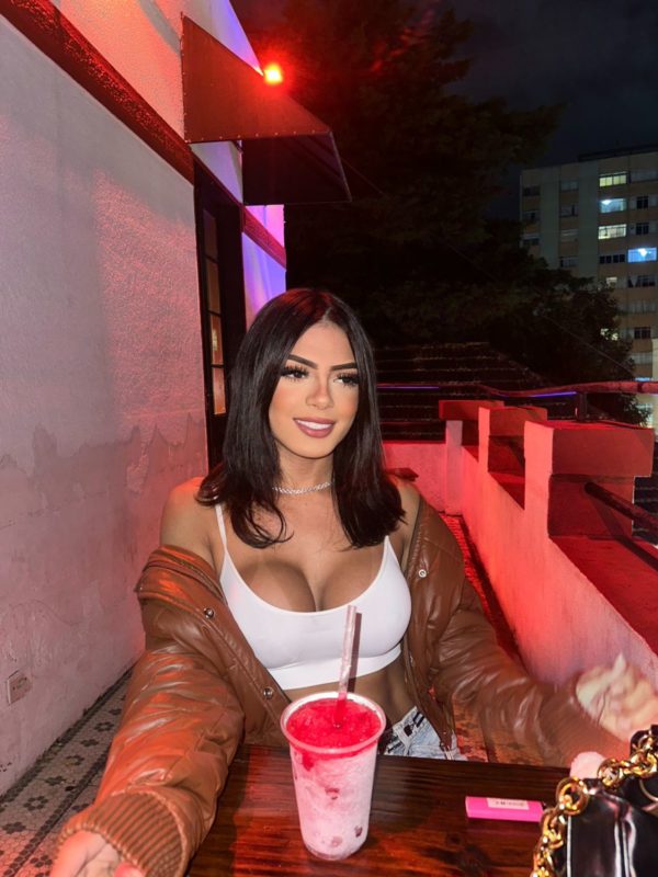 Ana Jennyfer 19