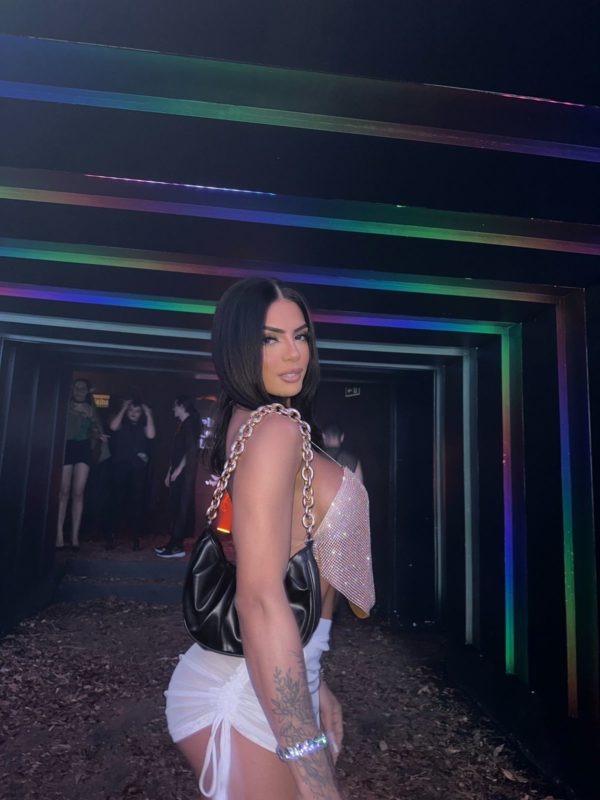 Ana Jennyfer 16