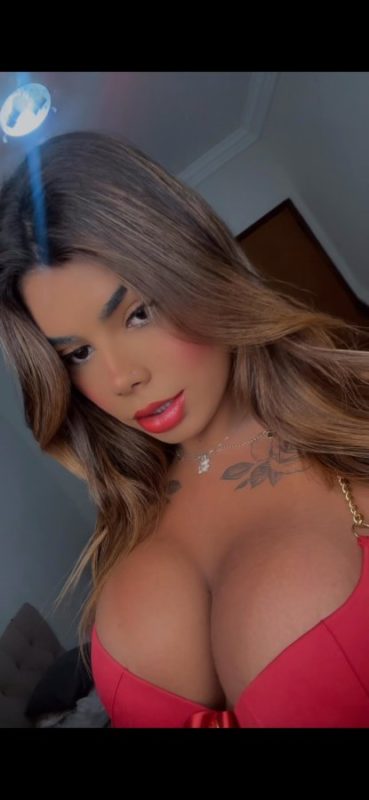 Nicole Barros 21