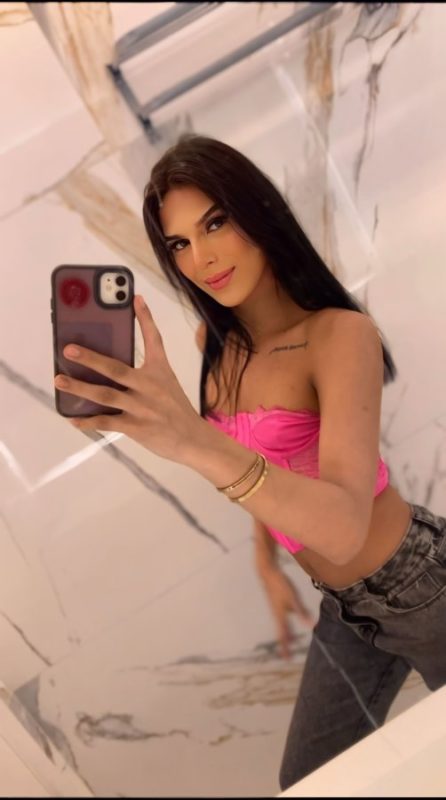 Lara M 3