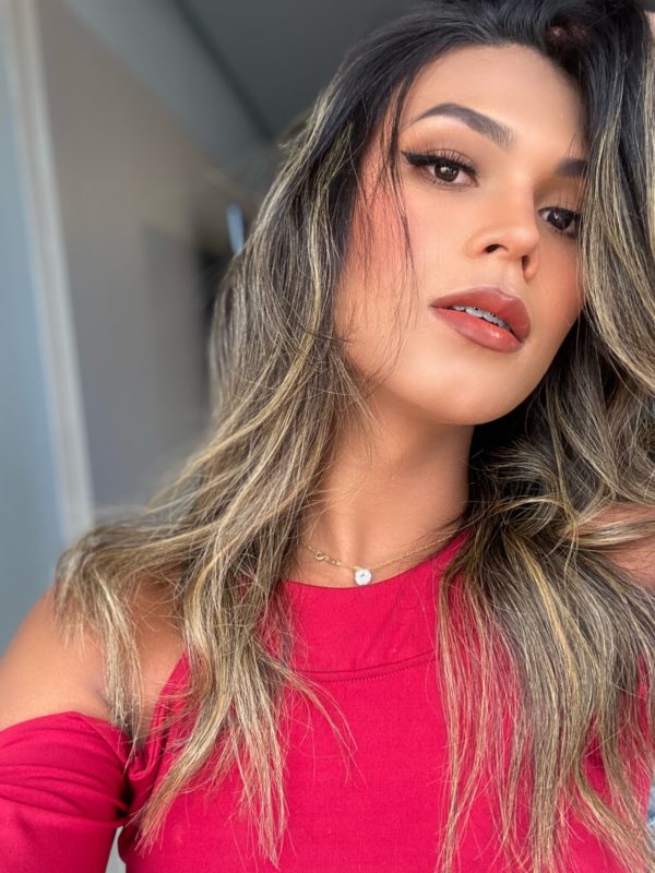 Sabrina Menezes 17