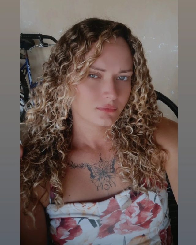Suellen Colucci 54