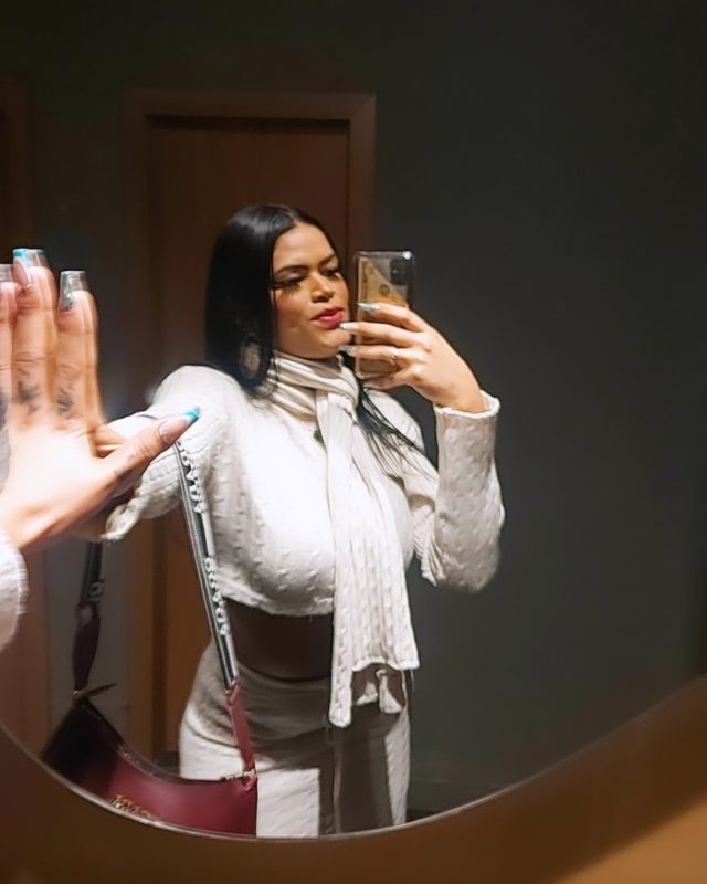 Renata Carrie 22