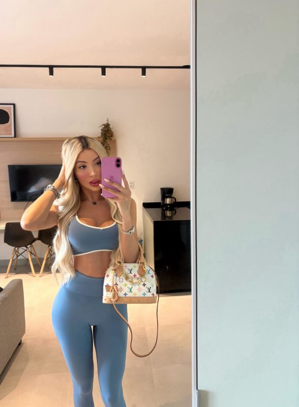 Victoria Luz 12