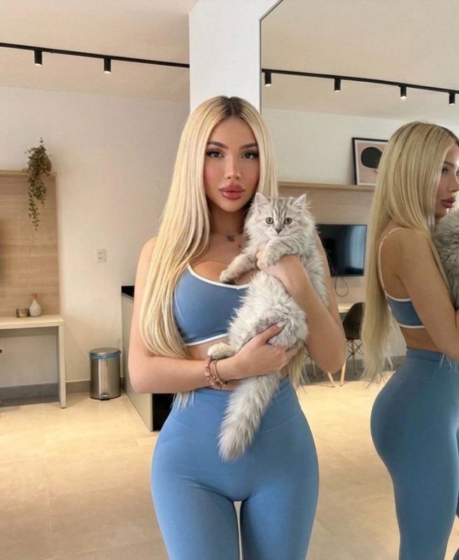 Victoria Luz 18