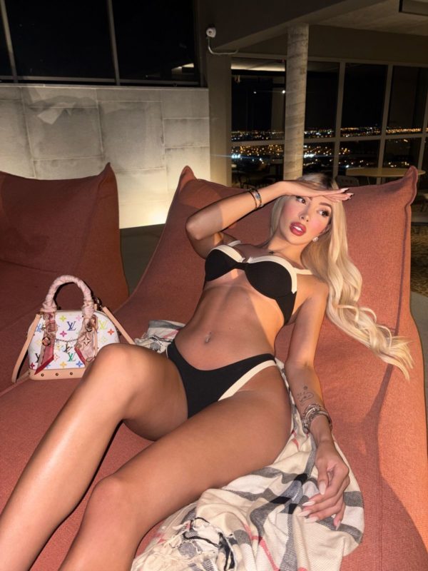 Victoria Luz 14