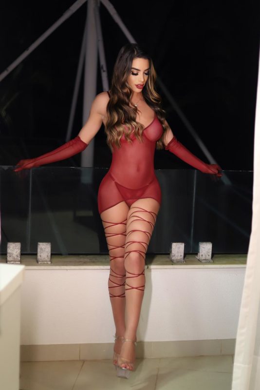 Larissa Beatriz 60