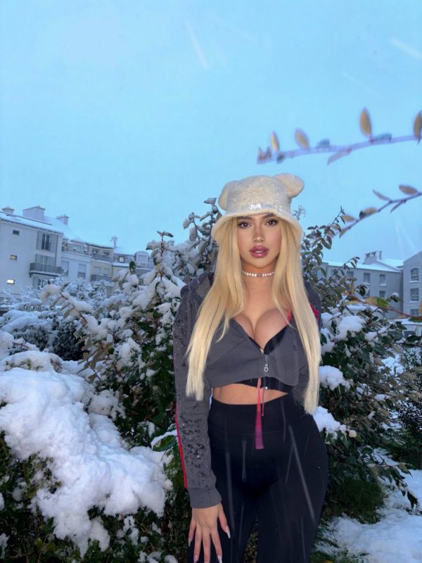 Victoria Luz 43