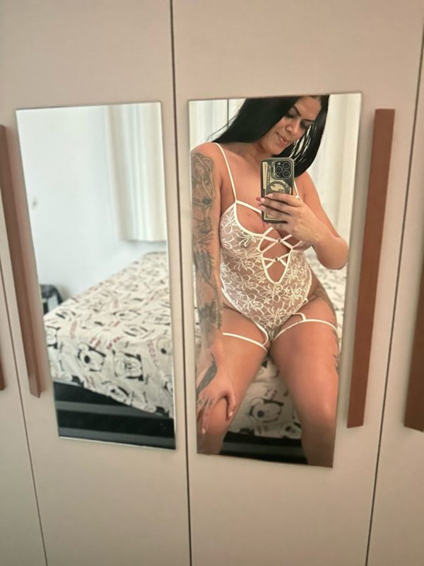 Renata Carrie 7