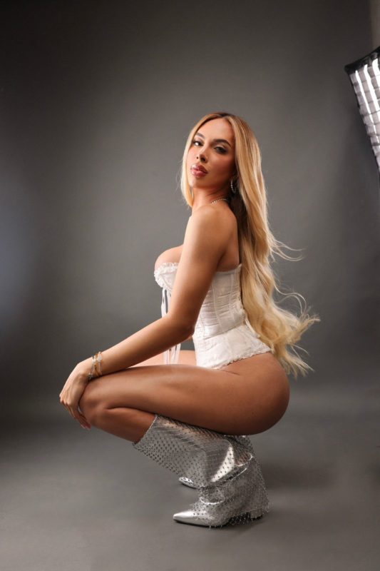 Victoria Luz 34