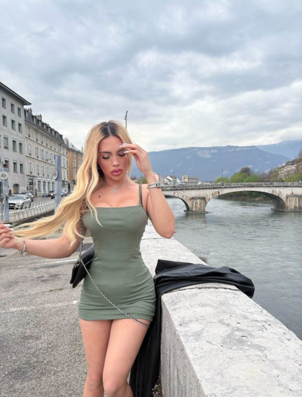 Victoria Luz 48