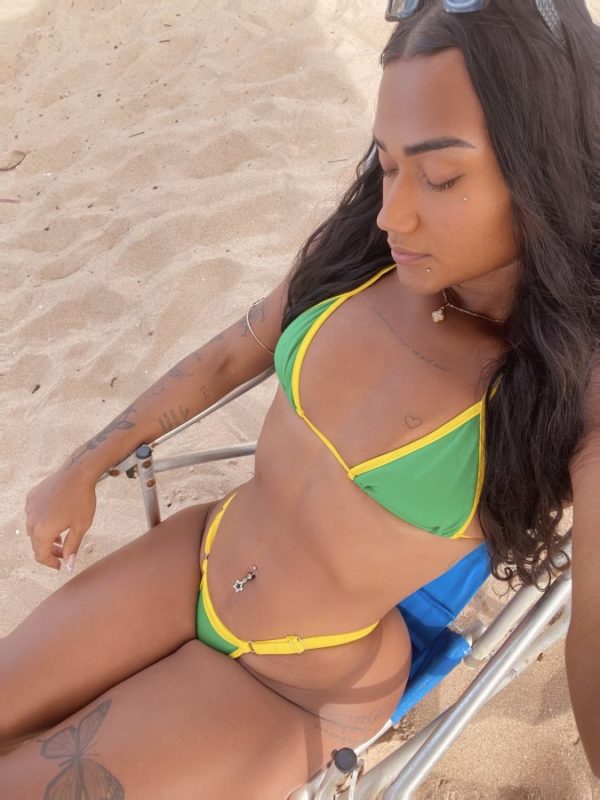Jade Gomes 60