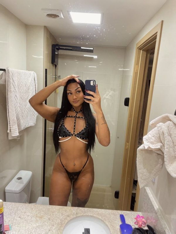 Jade Gomes 17