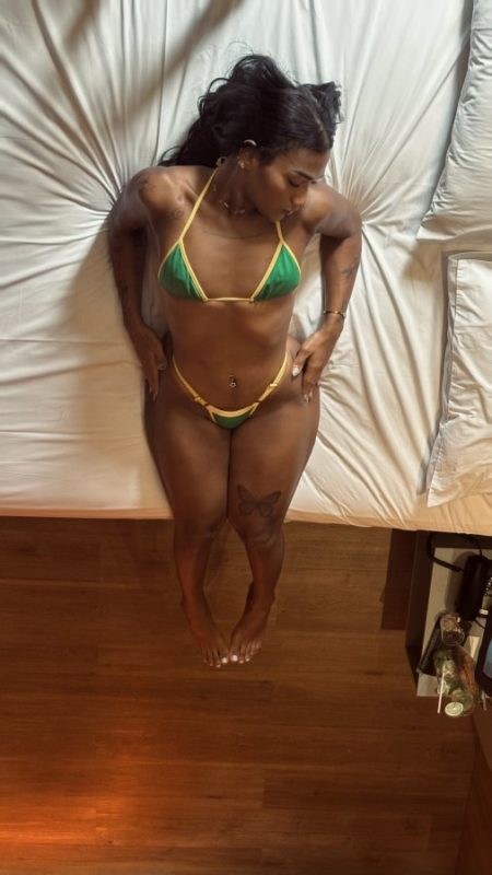 Jade Gomes 55