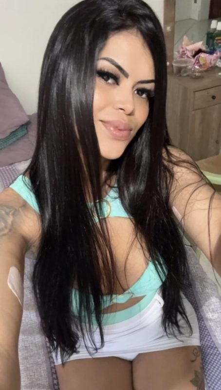 Renata Carrie 4