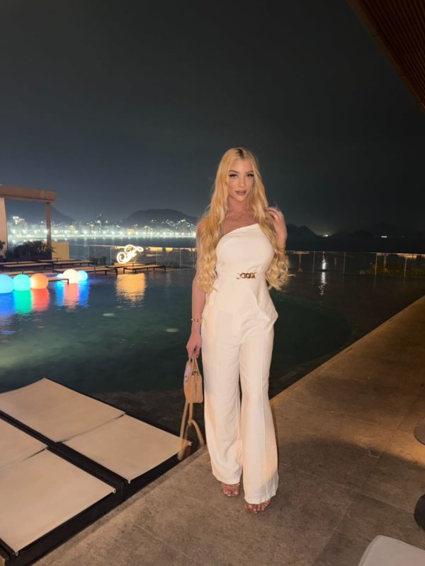 Larissa Beatriz 61