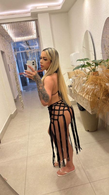 Rebecca Santos 1