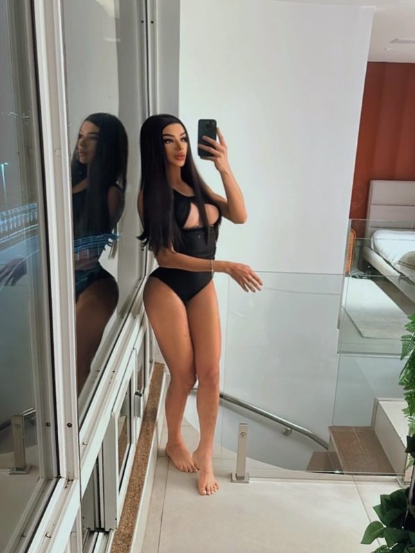 Agatha Piietra 33