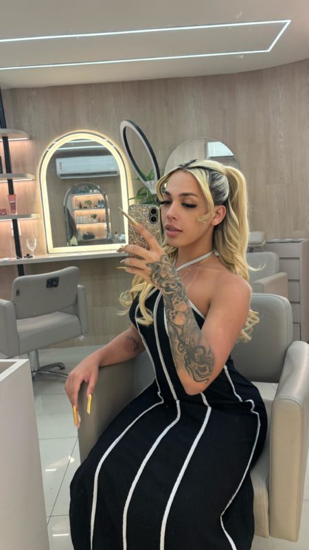 Rebecca Santos 33