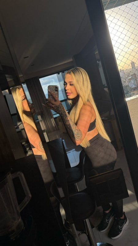 Rebecca Santos 7