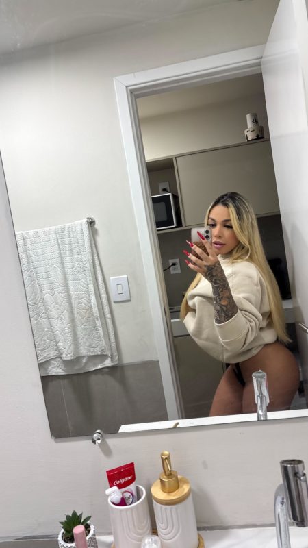 Rebecca Santos 27