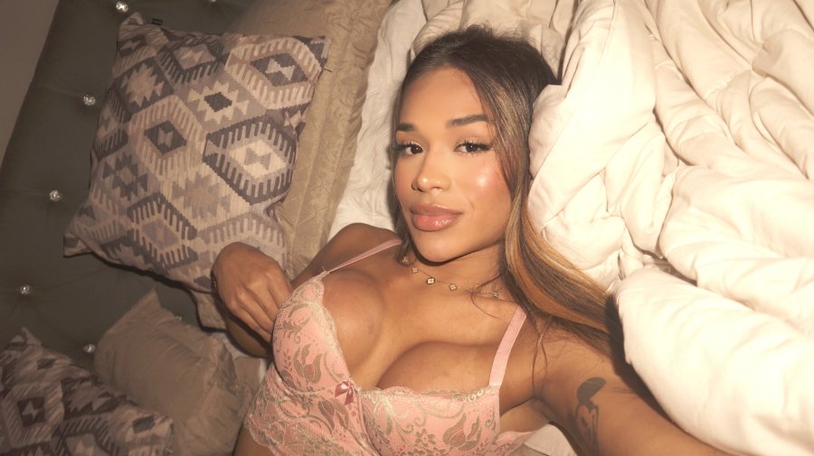 Amanda Garcia 5