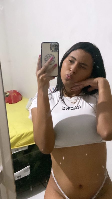 Alessandra Maia 18