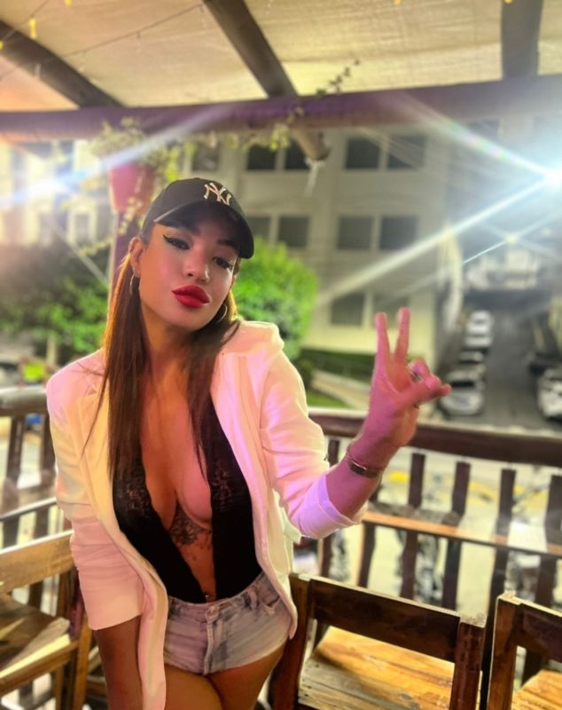 Anita 11