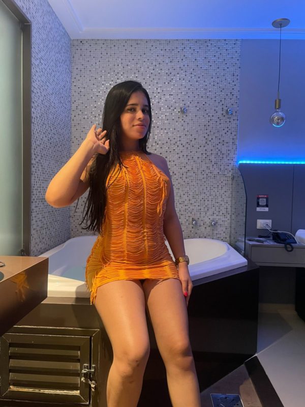 Alice Costa 44