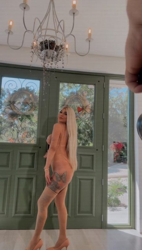 Valessa Dominatrix 25