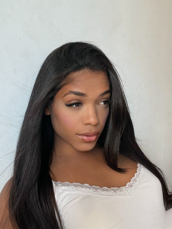 Rhiana Lira 1