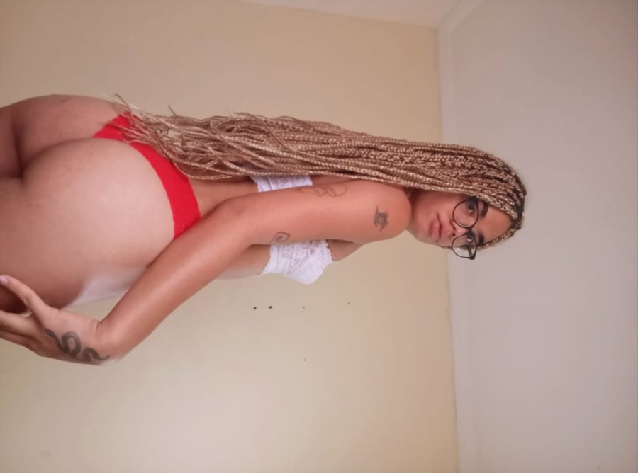 Alana Lima 25