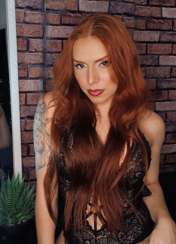 Larissa Ginger 54
